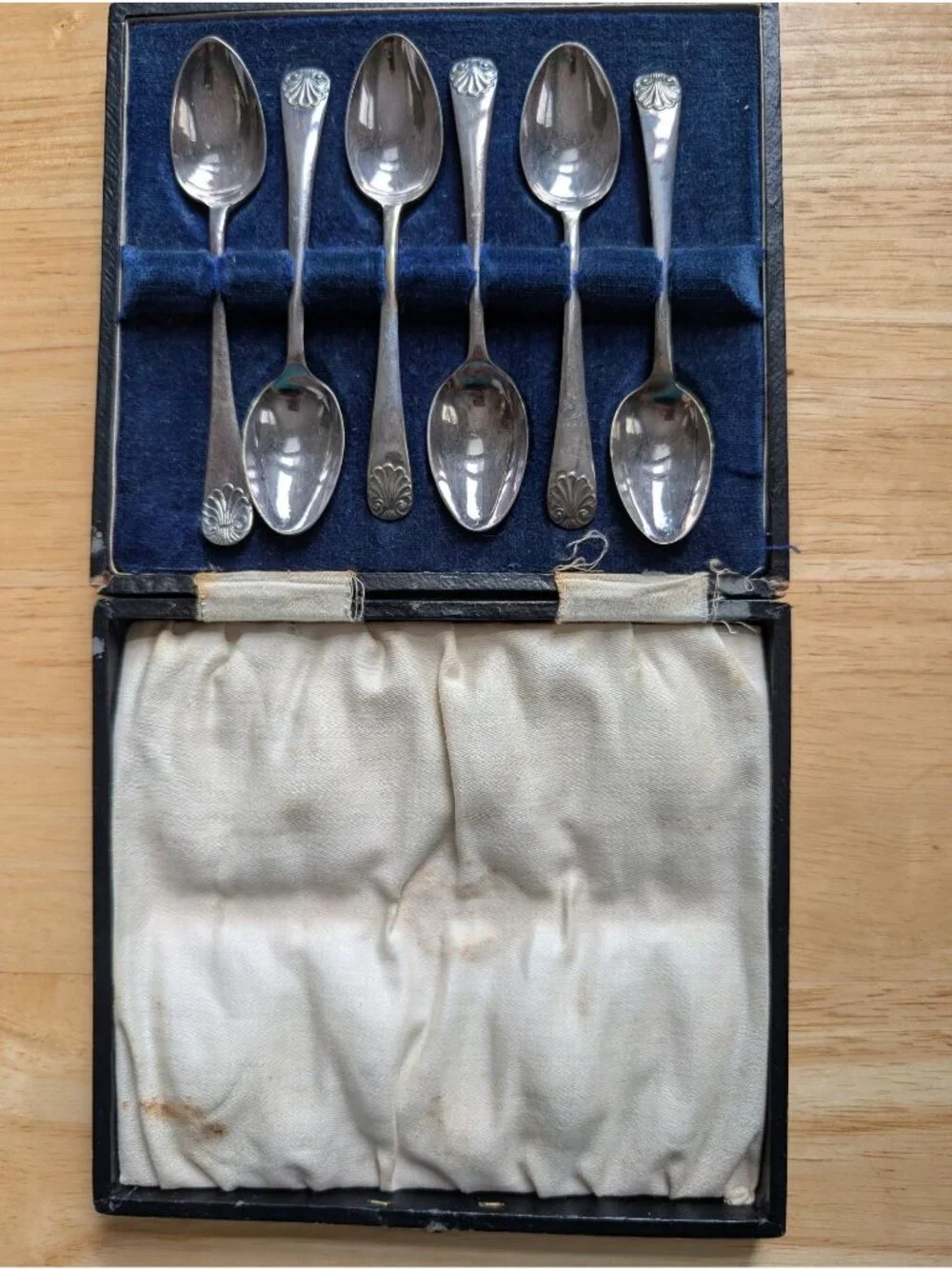 Set of 6 Antique Silver Teaspoons Old English Shell Pattern with Case